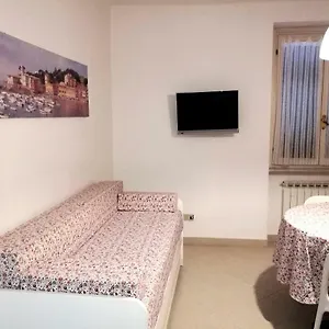 https://la-piazzetta-sestri-levante.hotelitalianriviera.com
